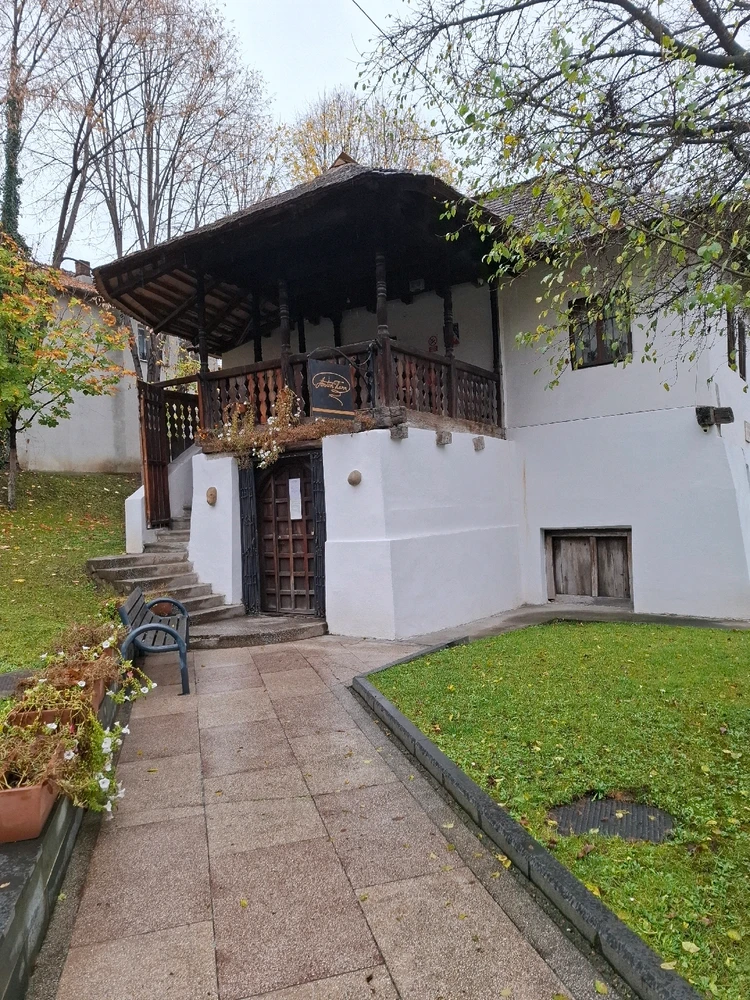 GIF încărcat de Ciprian