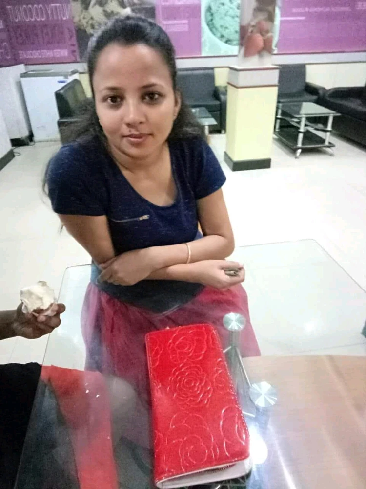 GIF diunggah dening T