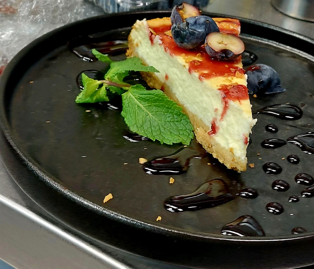 Фото загрузил Queen