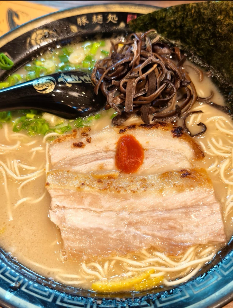 GIF uploaded by Louvis Mu