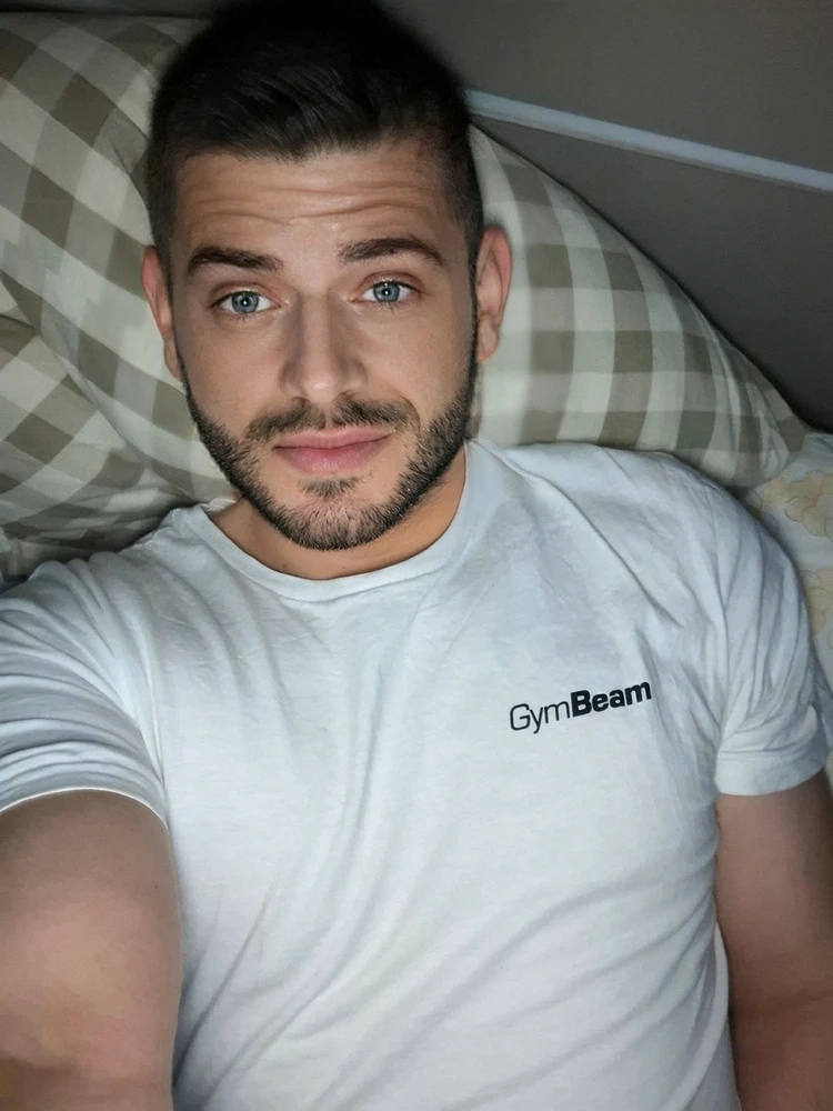 GIF uploaded by Patoo