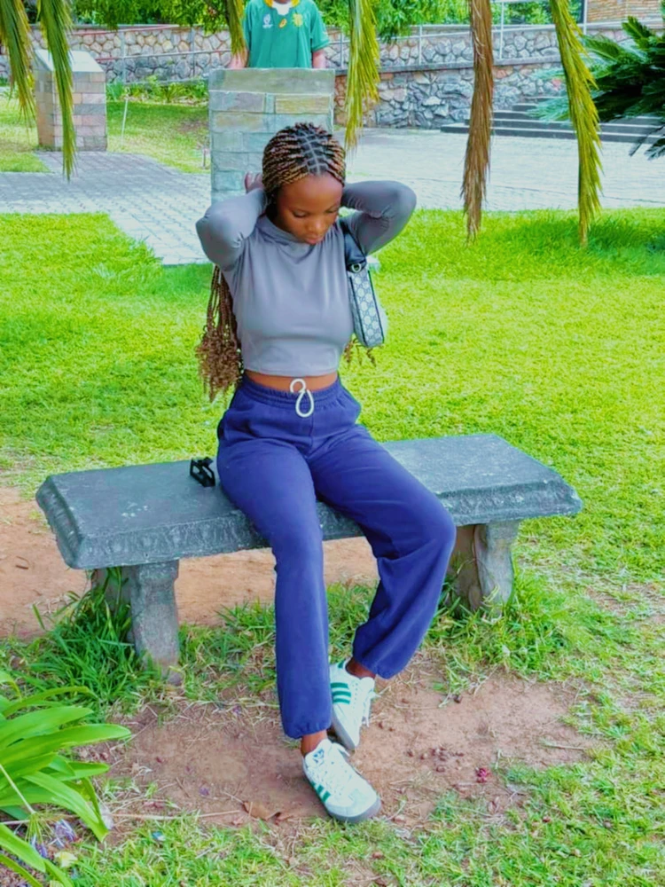 GIF diunggah dening Chitundu