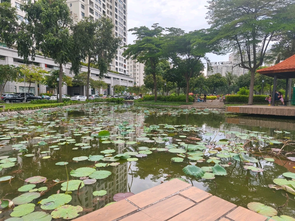 GIF được Khánh tải lên