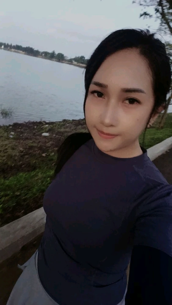 GIF diunggah oleh Lisa