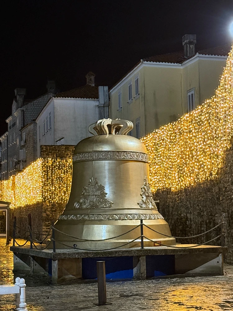 Gingle bell 🛎️ solid one 