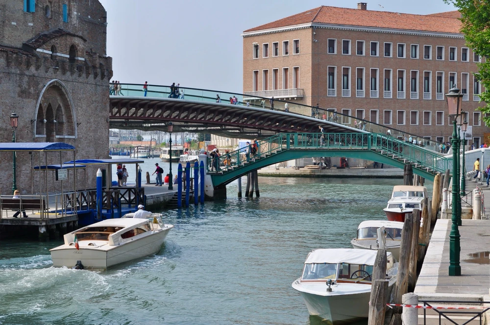 Gambar diunggah dening Artem