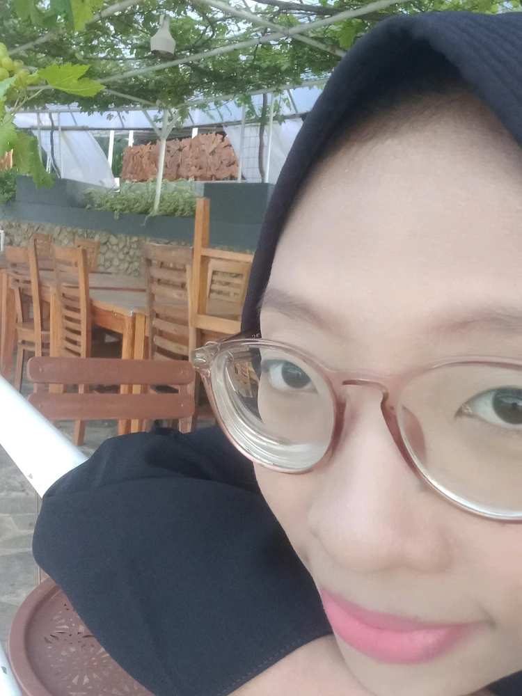 GIF diunggah oleh Fitria