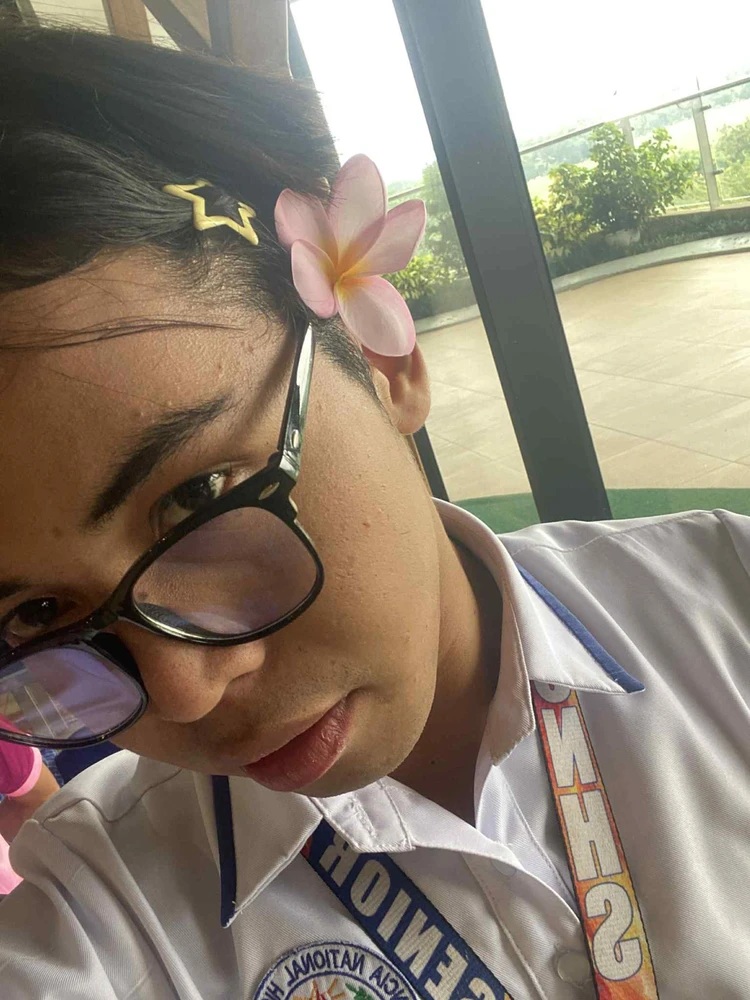 GIF na in-upload ni Jobert