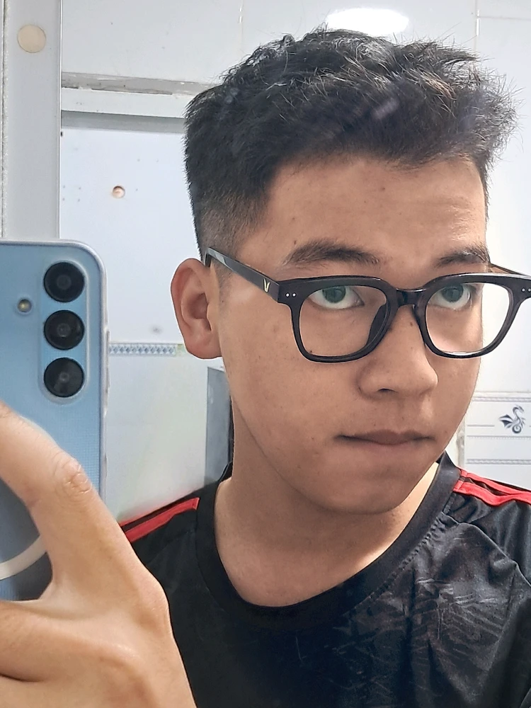 GIF được Huy tải lên