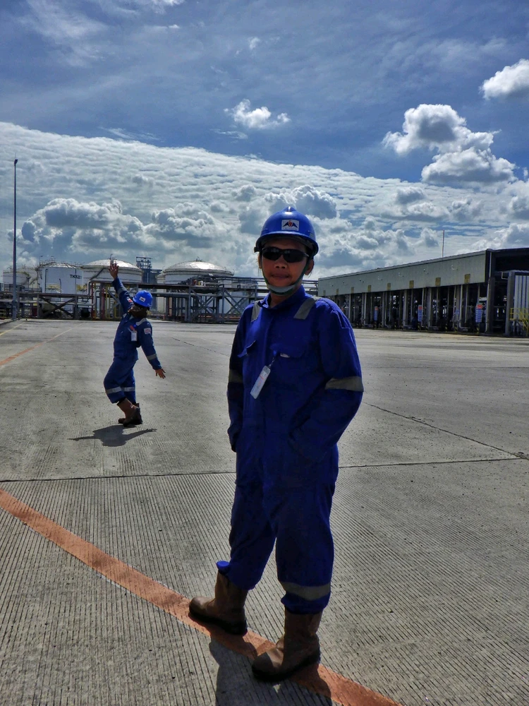 GIF diunggah oleh Firman