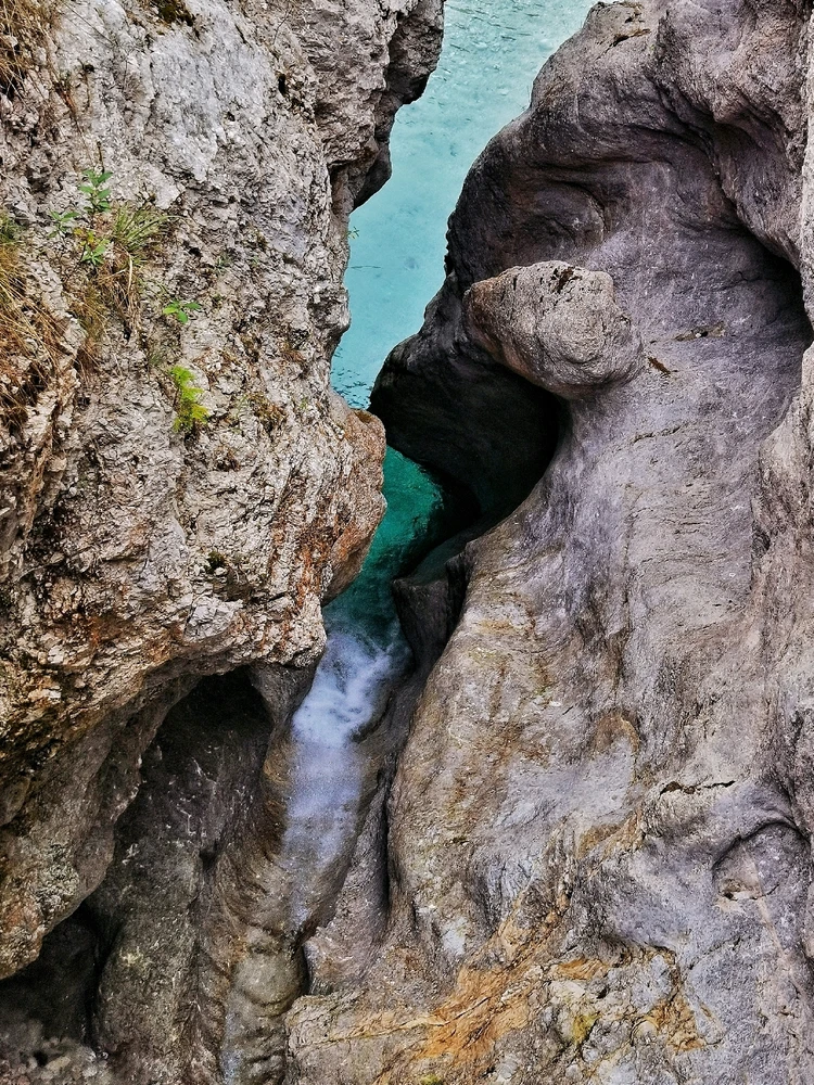 GIF uploaded by Lera