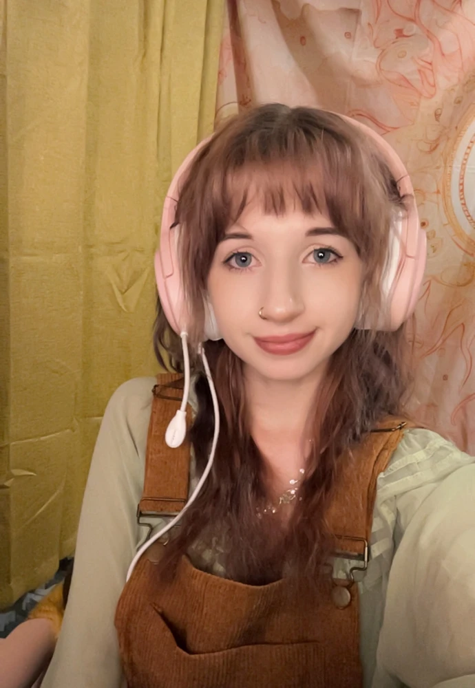 GIF uploaded by Rosalie