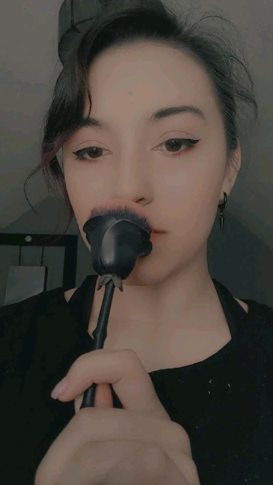 Gambar diunggah dening 𝑲𝒚𝒂𝒉