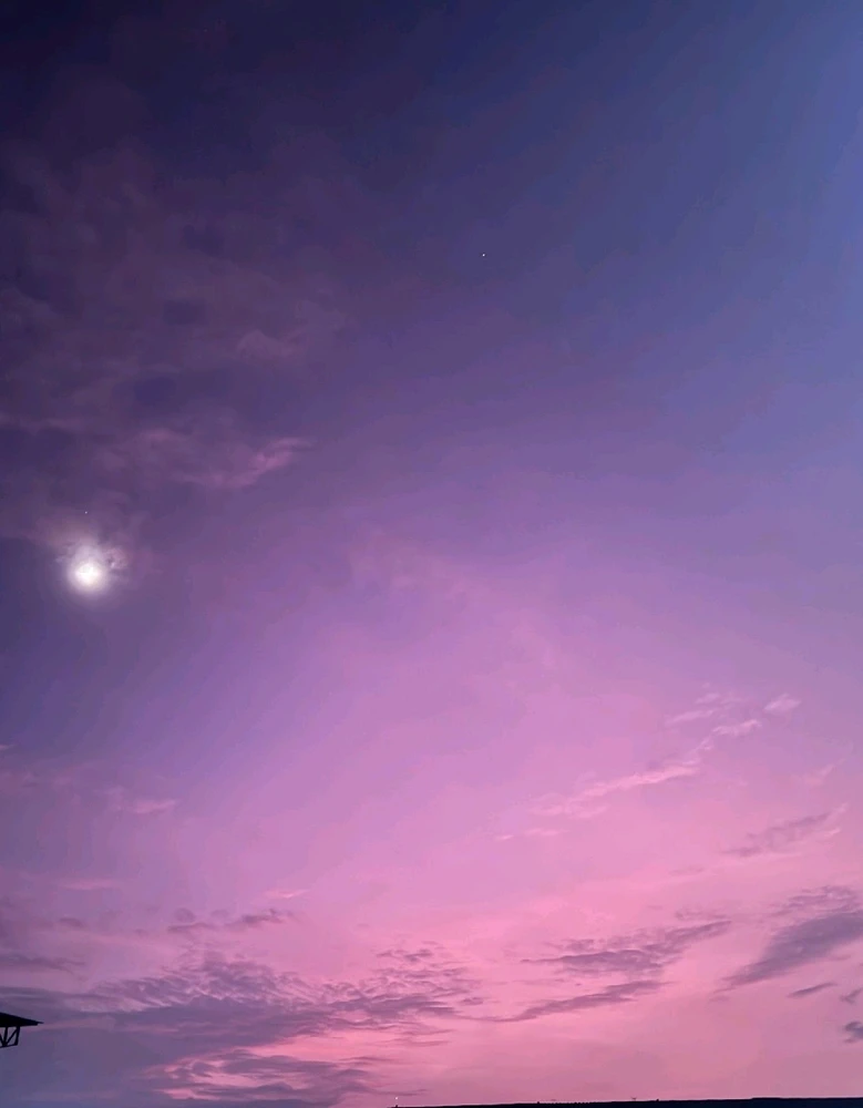 GIF diunggah oleh Anita