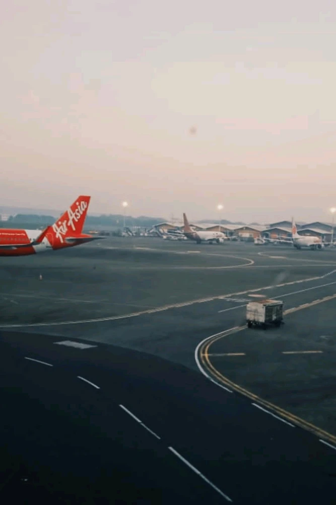 GIF uploaded by 𝓢𝓮𝓻𝓮𝓷 • 𝓢𝓮𝓻𝓮𝓷𝓭𝓲𝓹𝓲𝓽𝔂