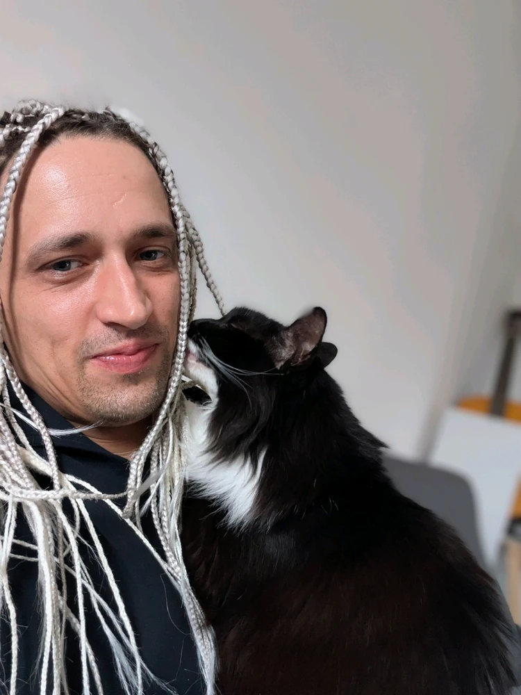 GIF uploaded by Peter