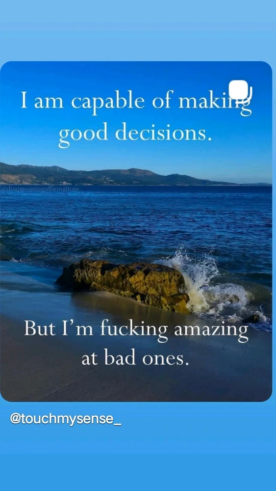 GIF uploaded by 💜J💜o💜e💜y💜