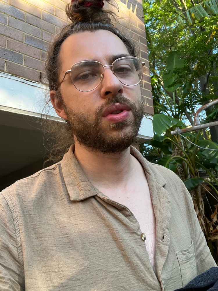 GIF diunggah dening James