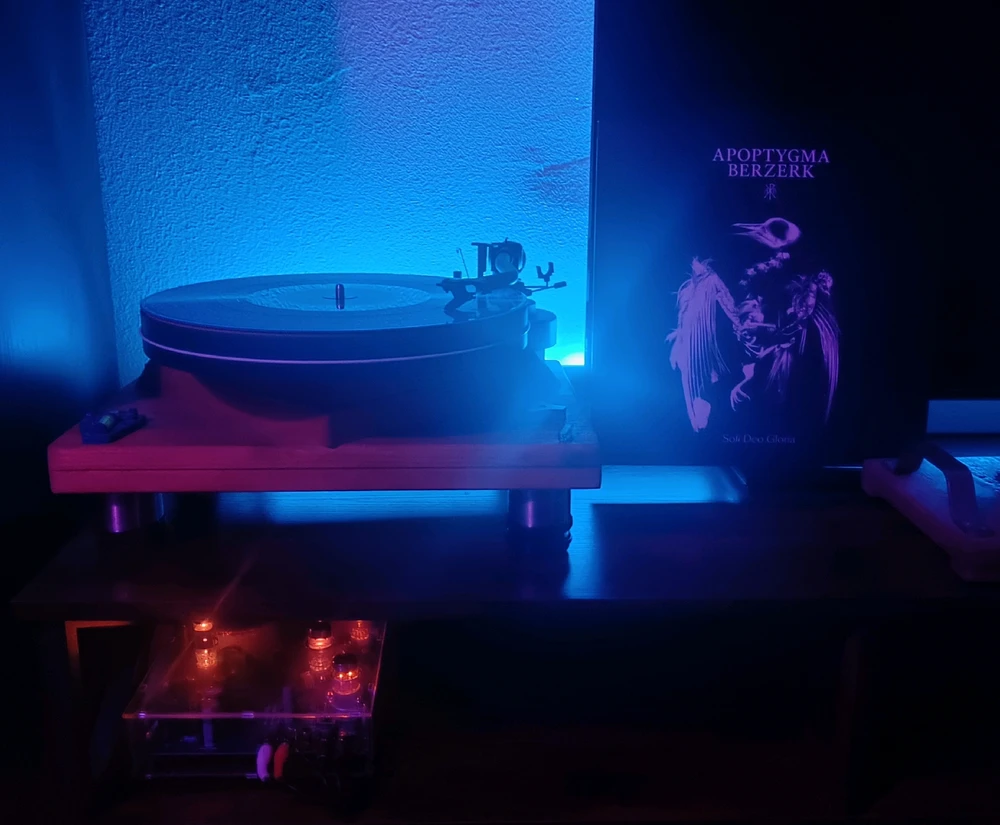 GIF caricata da Edgar Allan pollo