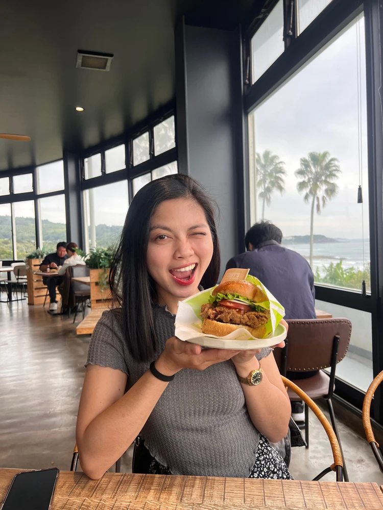 GIF uploaded by Ella