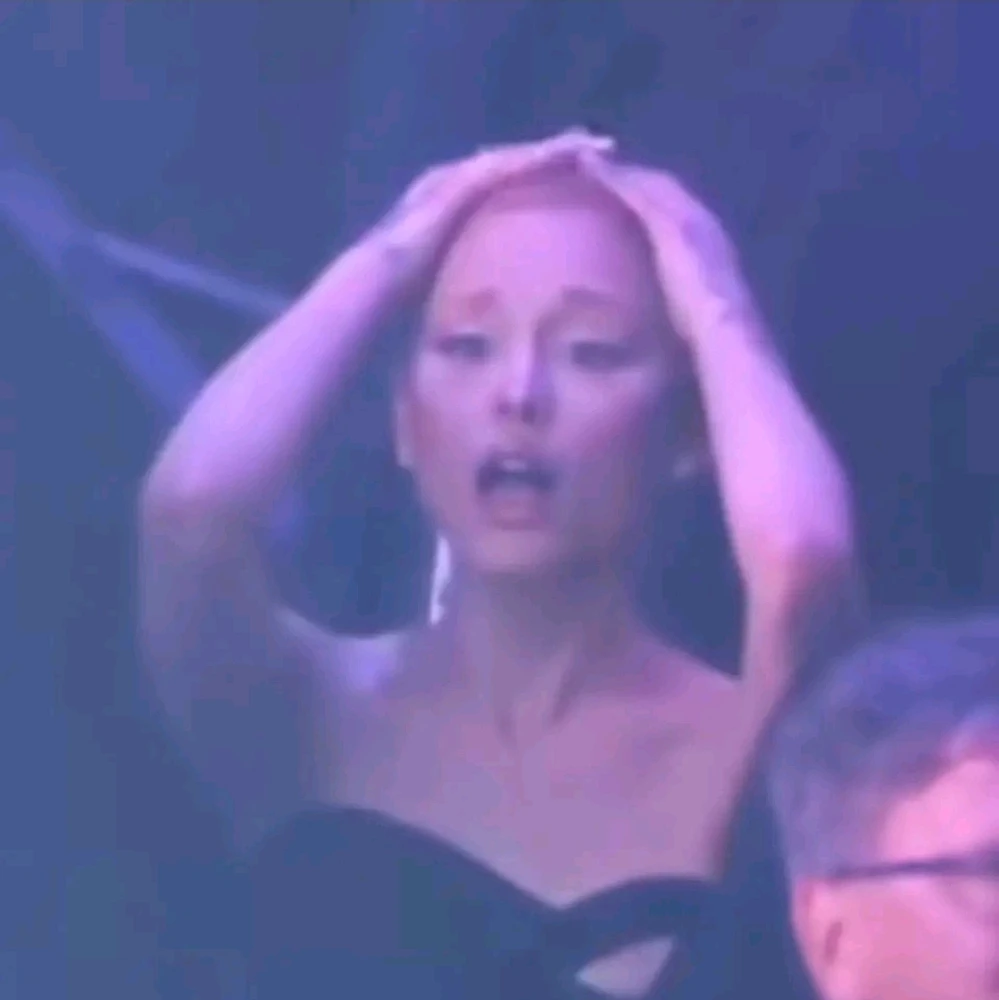 GIF uploaded by Zeeroh