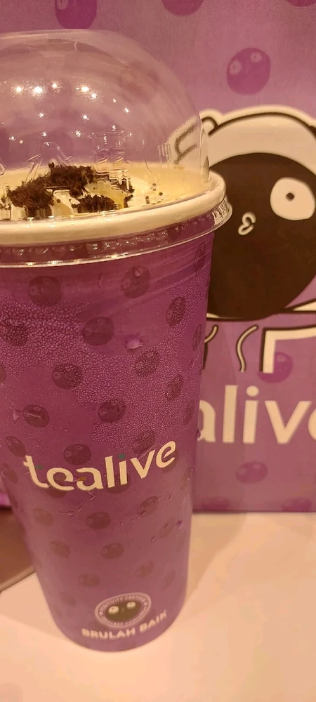 GIF uploaded by Aruzia