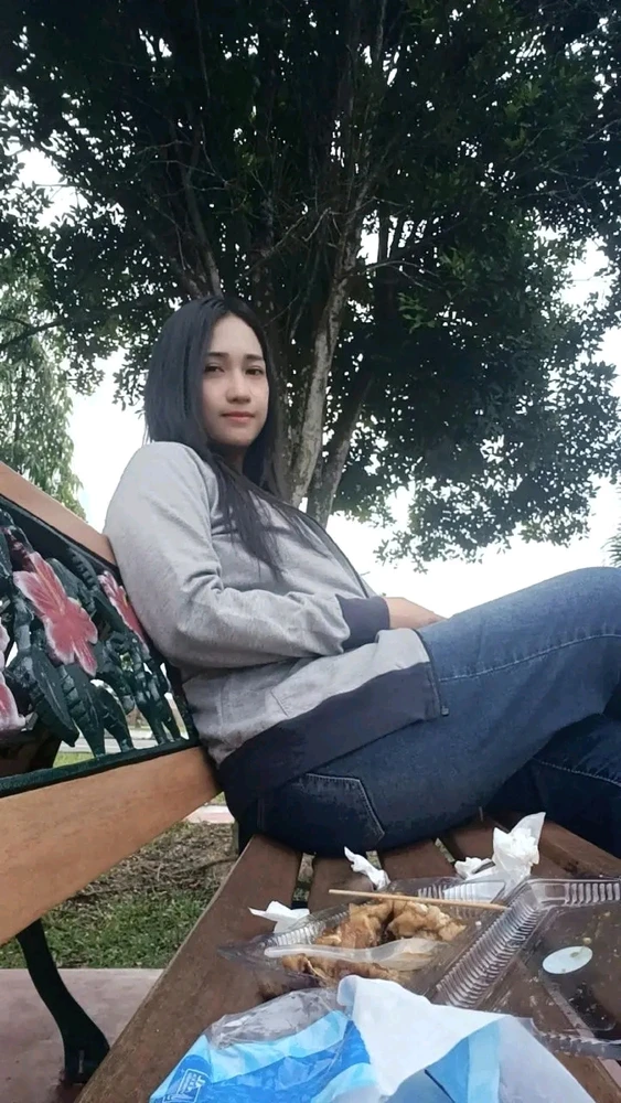 GIF diunggah oleh Lisa