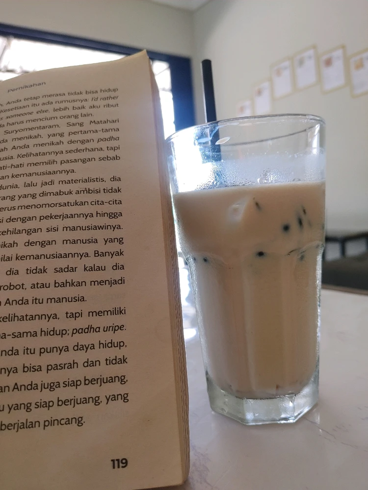 GIF diunggah oleh Air