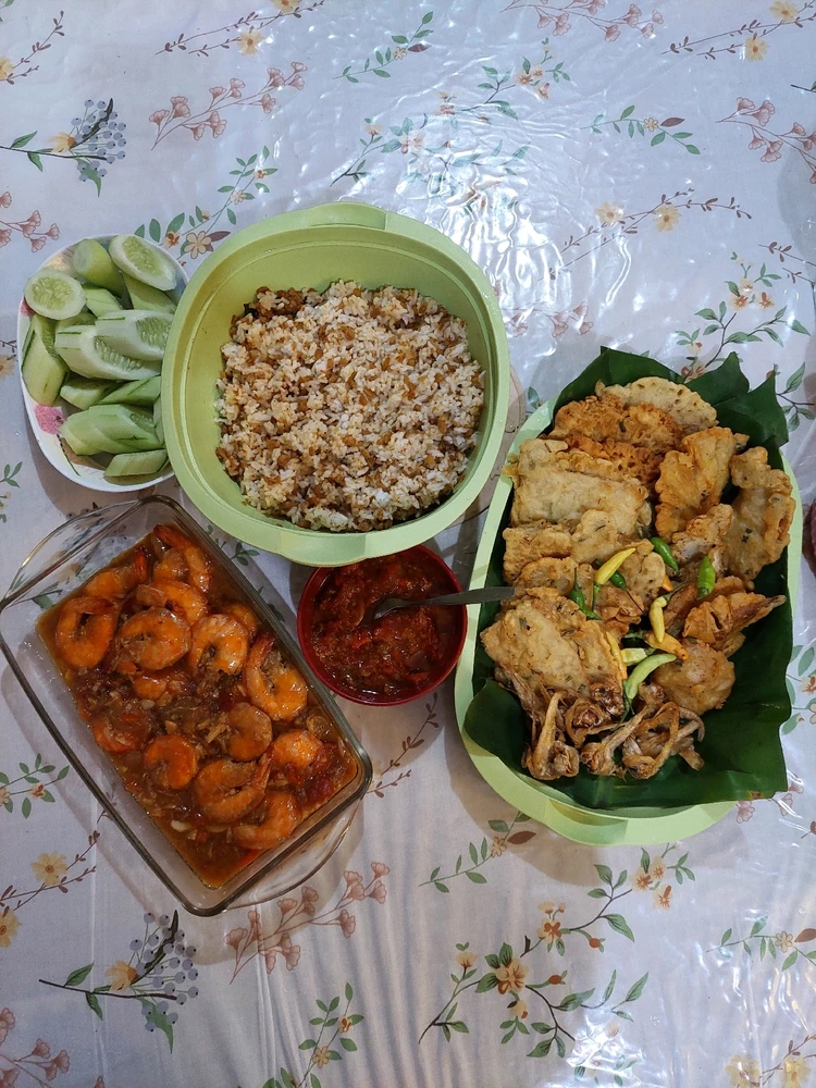 GIF diunggah oleh Fea