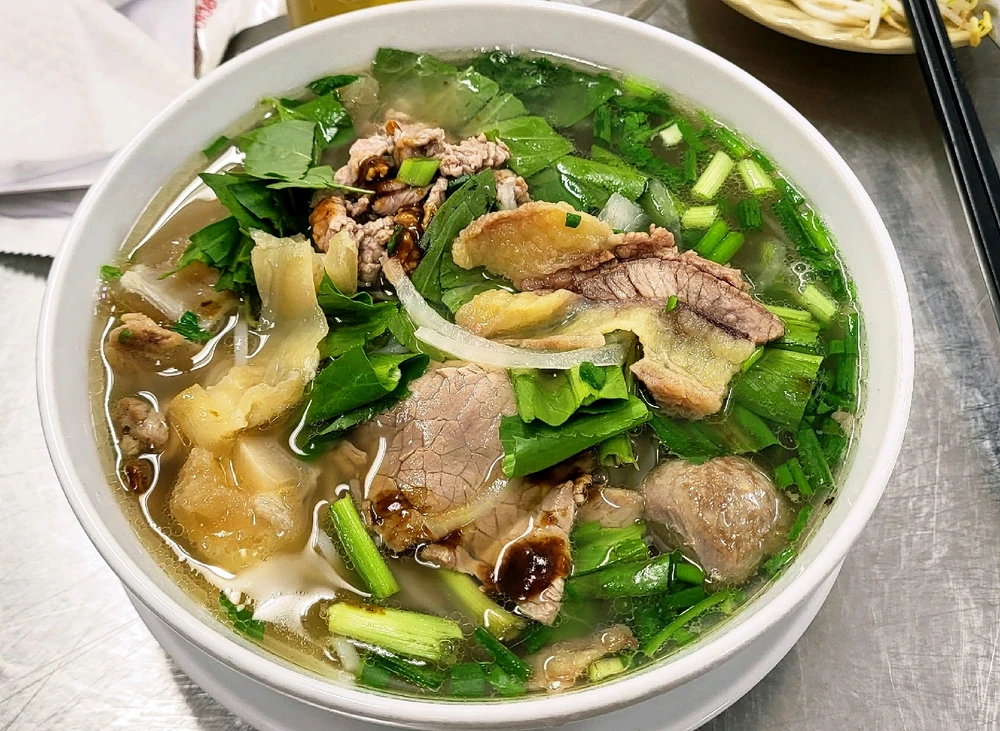 GIF uploaded by Tofu 🍜🍗🍟