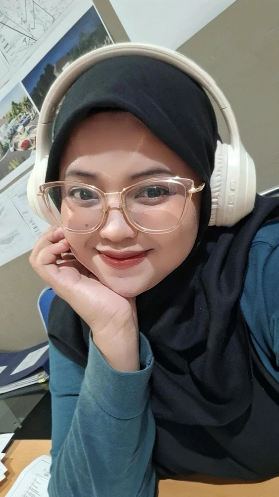 GIF diunggah oleh Sh