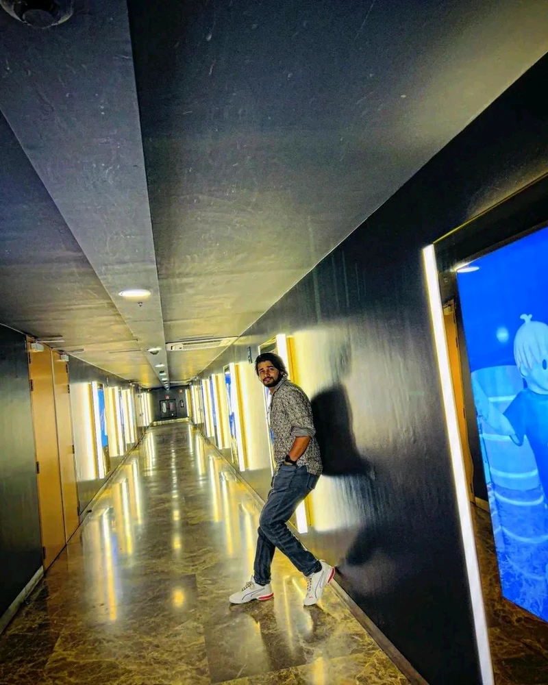 GIF na in-upload ni Anmol