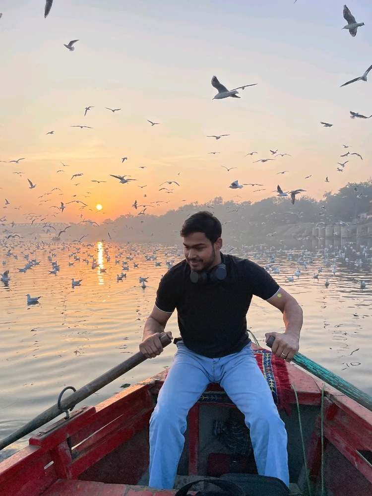 GIF diunggah dening Lokendra