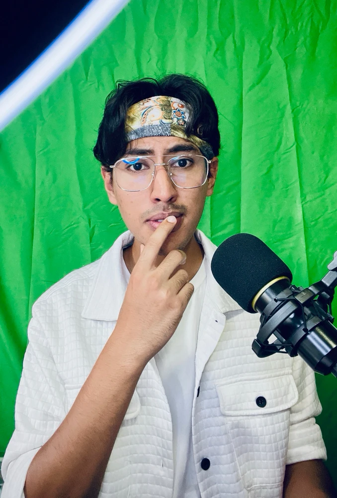 GIF uploaded by Aadi