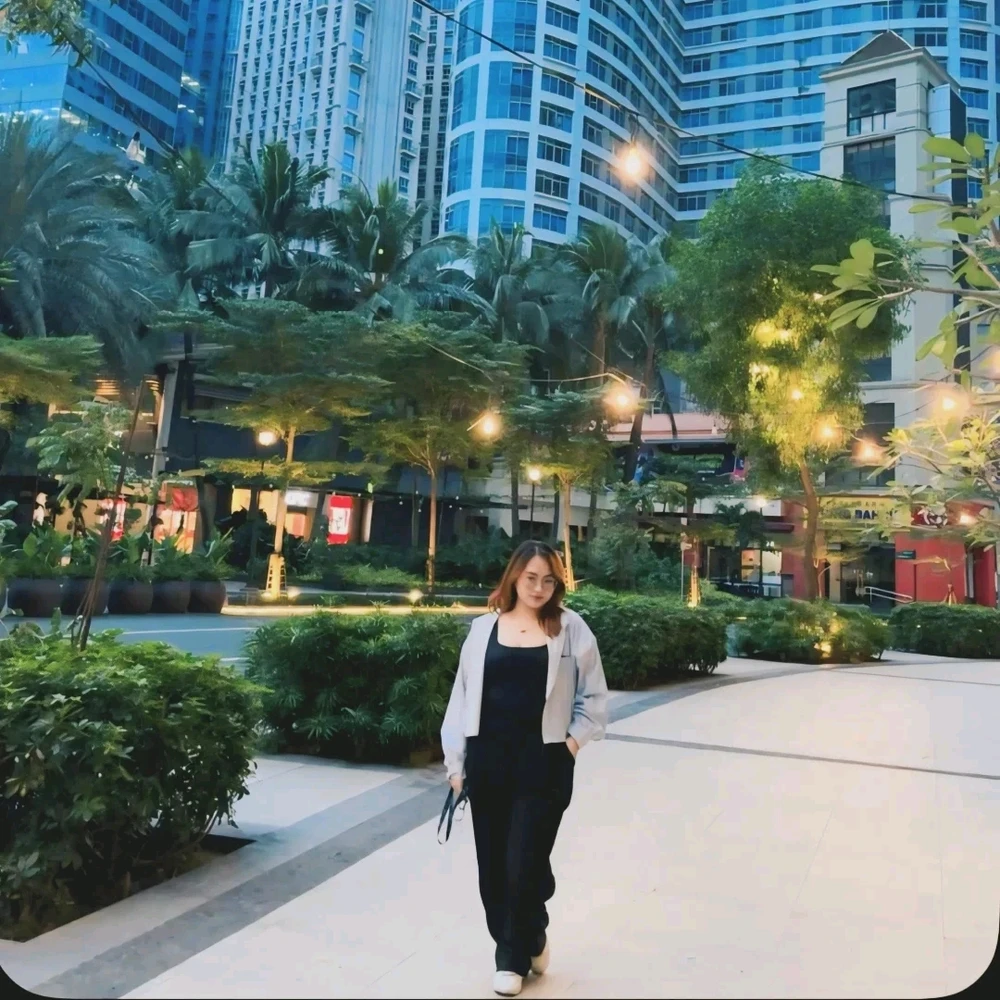 GIF uploaded by Jennifer