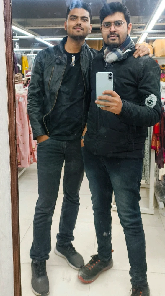 GIF na in-upload ni Pandey