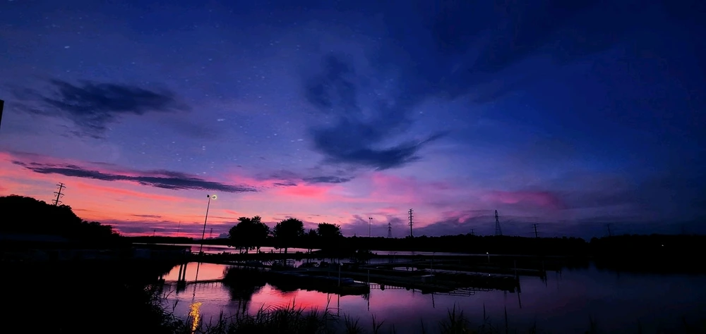 GIF uploaded by Darie