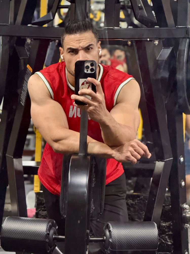 GIF uploaded by Karimheroofitt