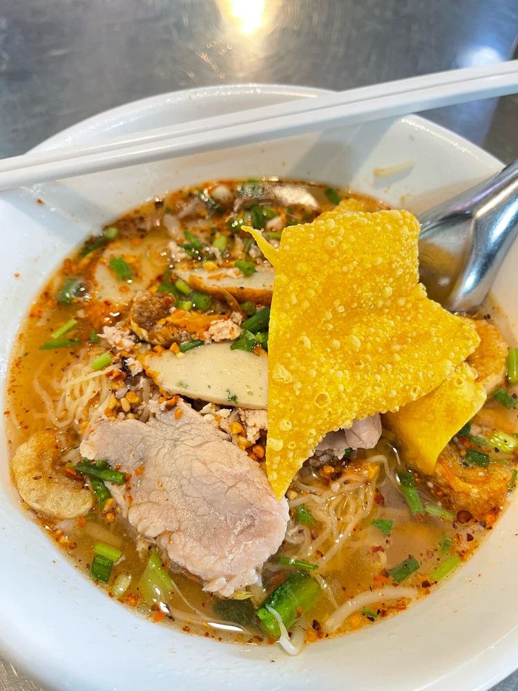 GIF uploaded by Kluay