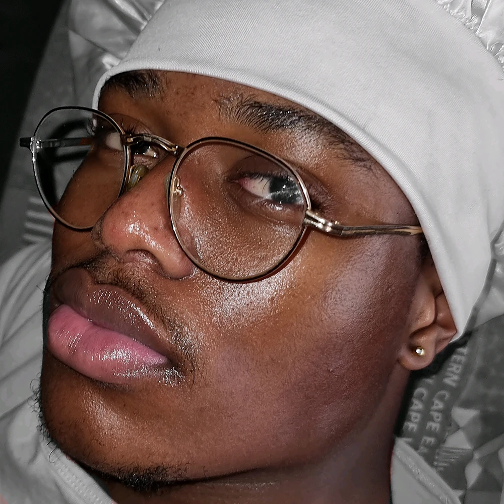 GIF uploaded by Milani