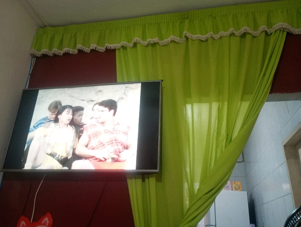 GIF diunggah oleh Elton