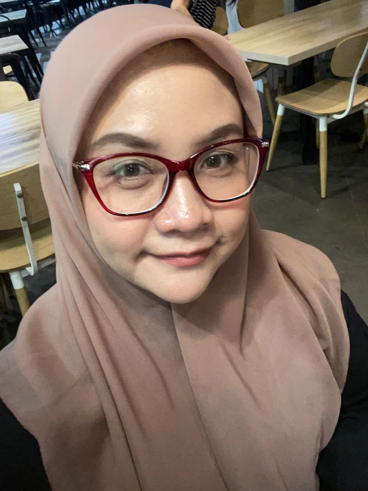 GIF diunggah oleh Gigi