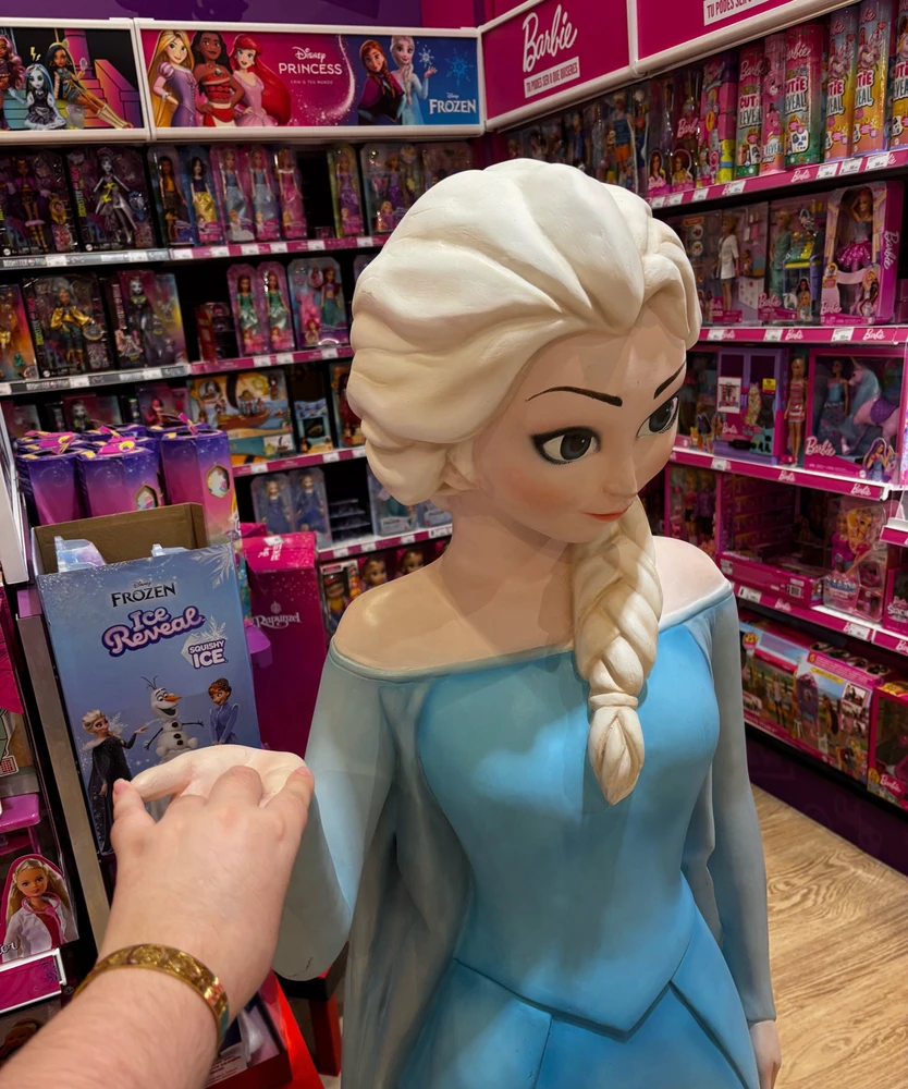 GIF uploaded by Mariana