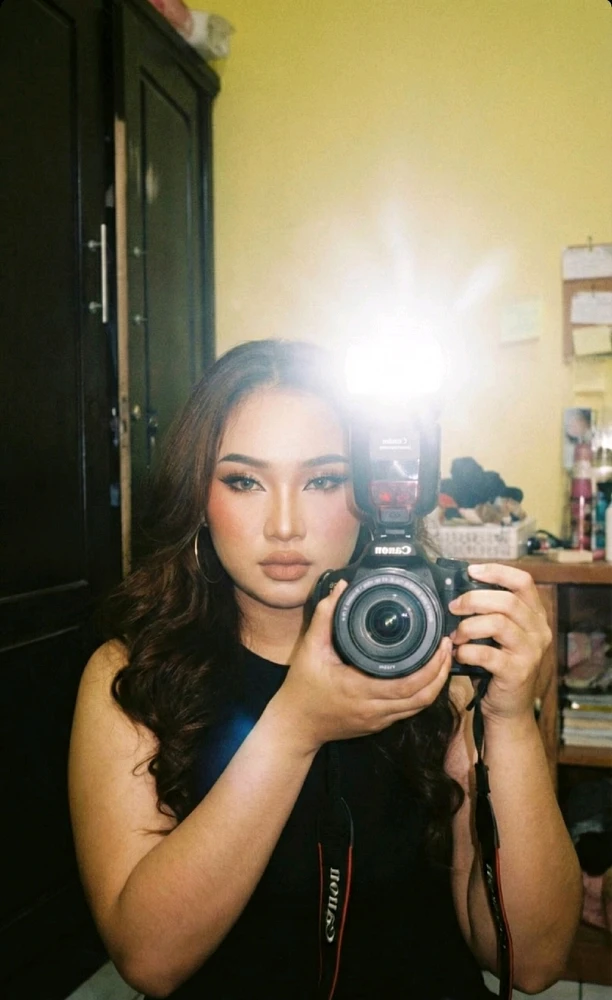 GIF diunggah oleh KIKI