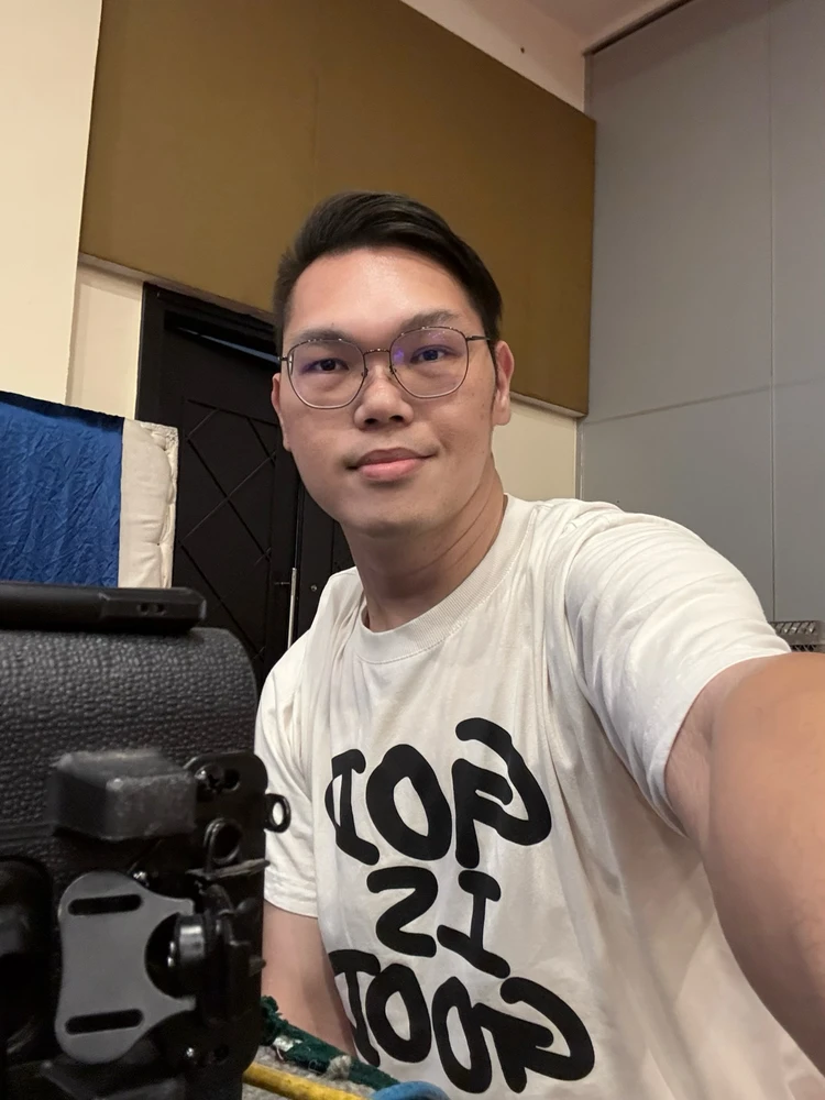 GIF uploaded by Louvis Mu