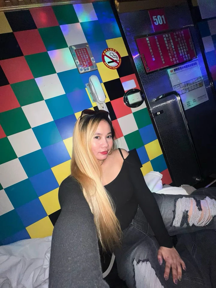 GIF uploaded by Elli