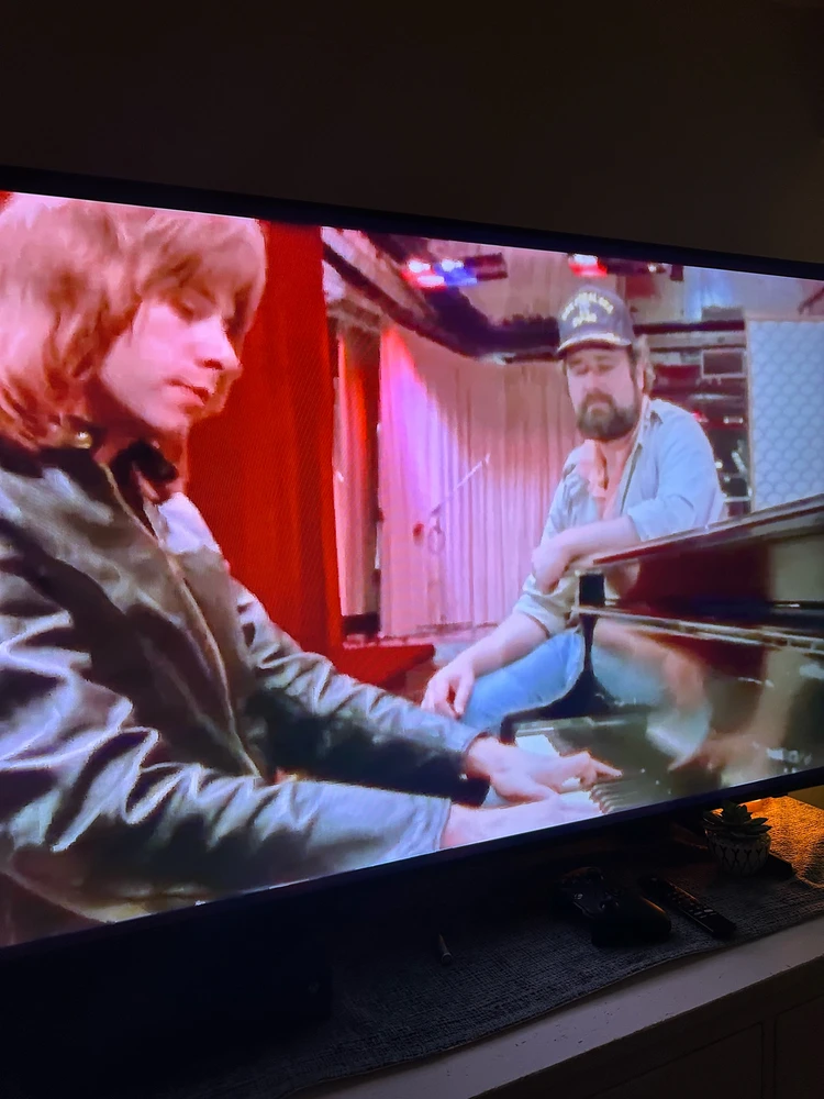 GIF uploaded by LJ ⭐️