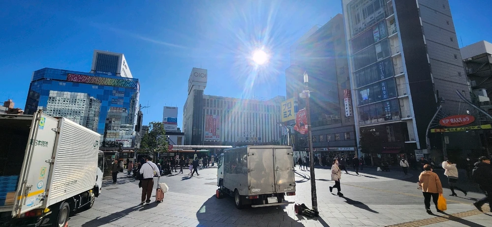 GIF diunggah dening みん