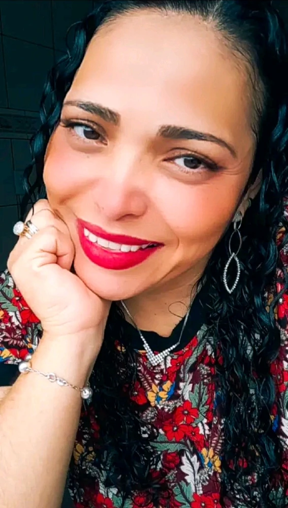 GIF uploaded by Bárbara