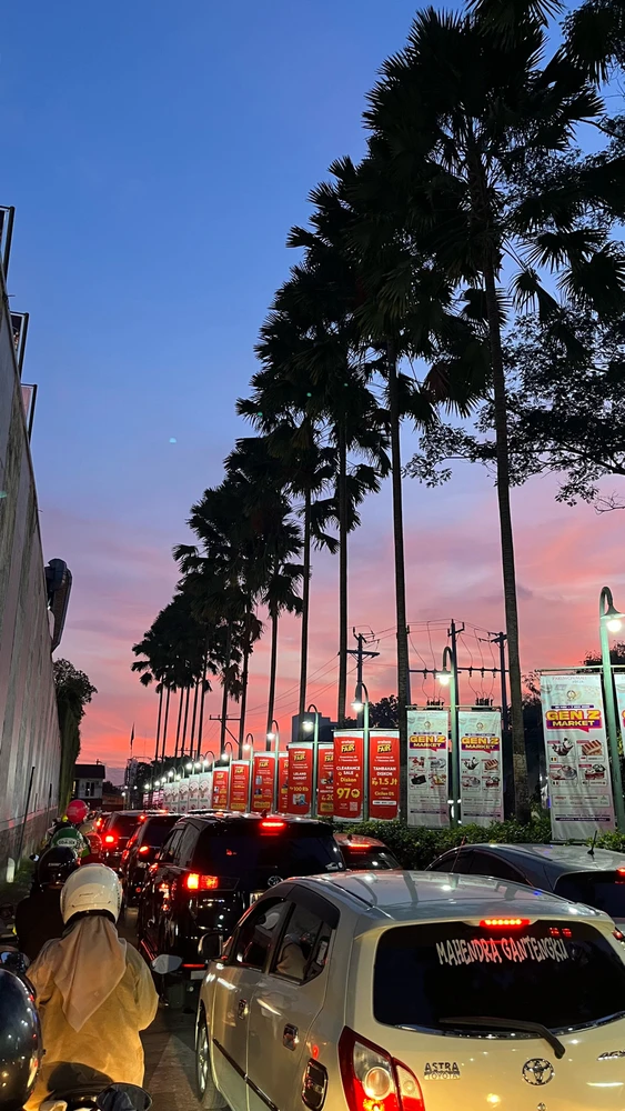 GIF diunggah oleh Er